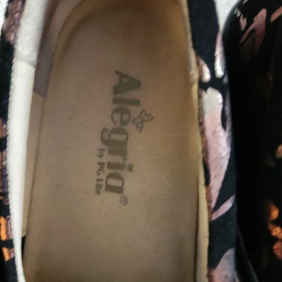 Alegria by PG Lite Black Nubuck Leather Floral Copper Metallic Clogs, size 8.5 - Picture 4 of 10